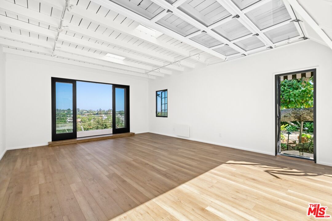 1118 Chautauqua Blvd