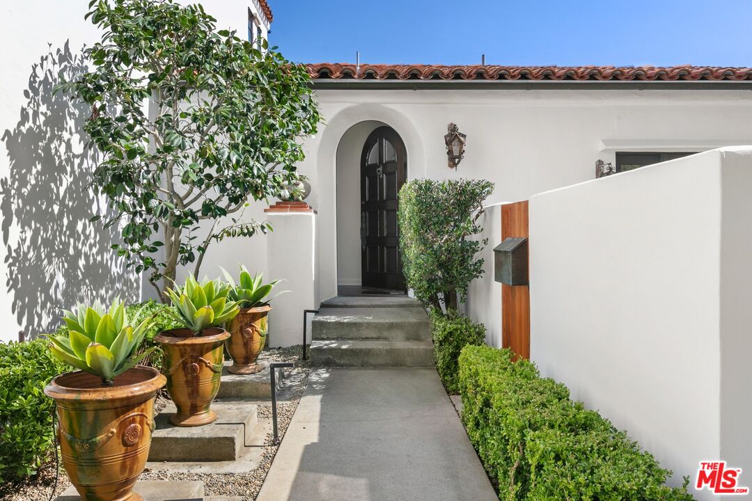 1118 Chautauqua Blvd