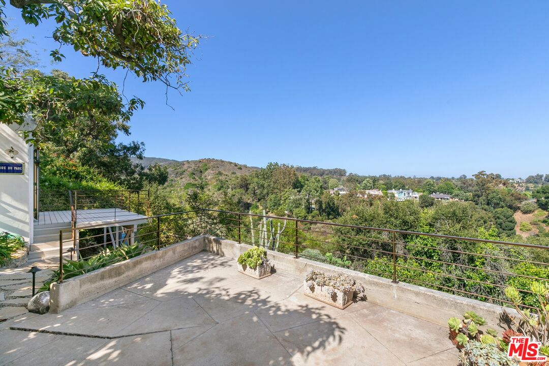 1118 Chautauqua Blvd