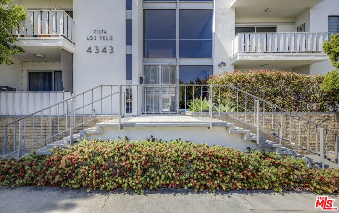 4343 Finley Ave Unit: 2