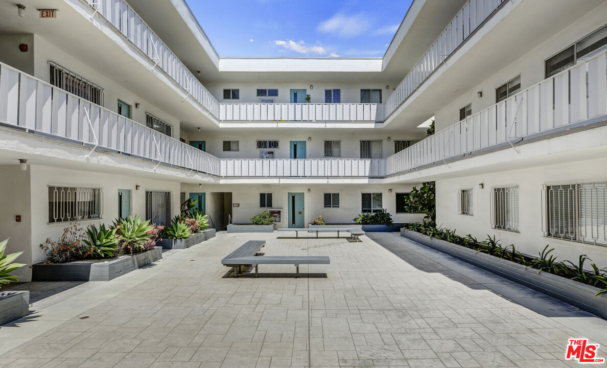 4343 Finley Ave Unit: 2