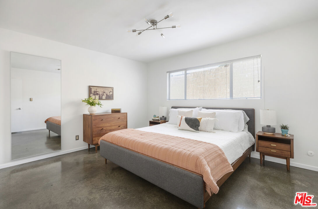 4343 Finley Ave Unit: 2