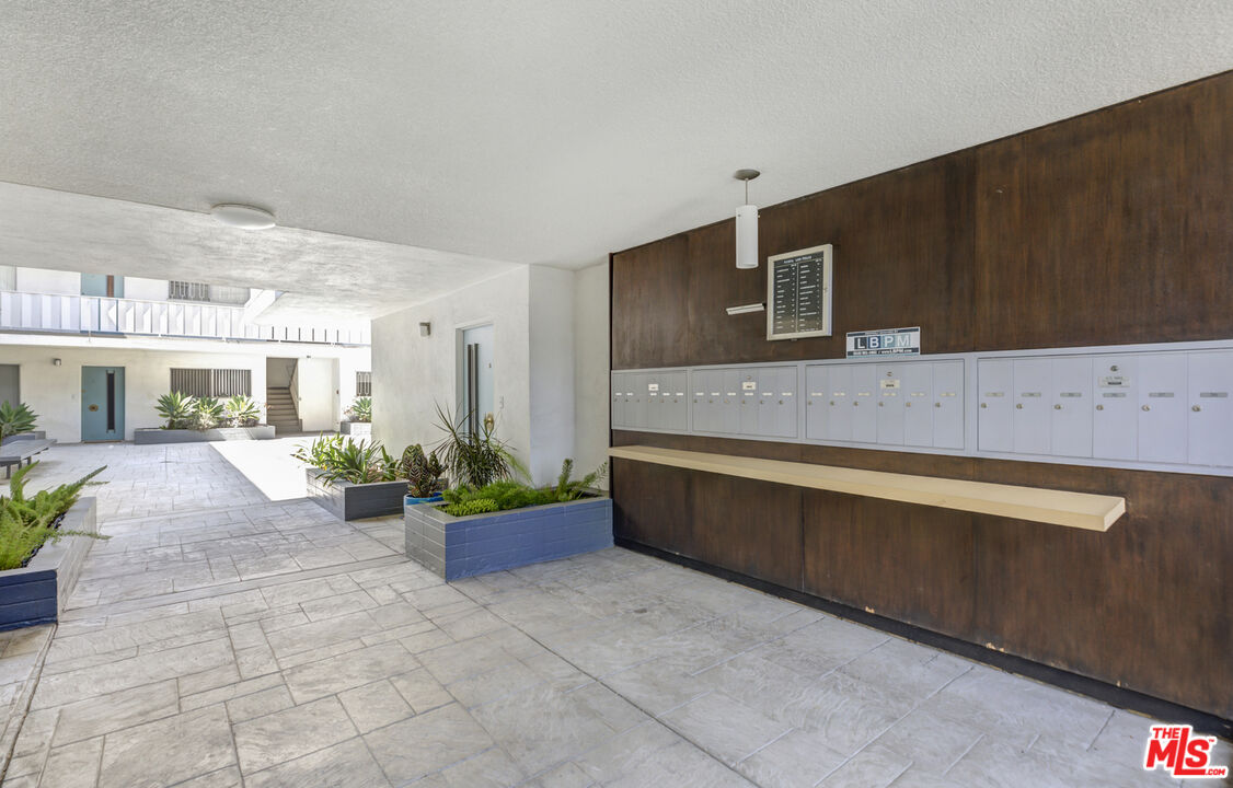 4343 Finley Ave Unit: 2