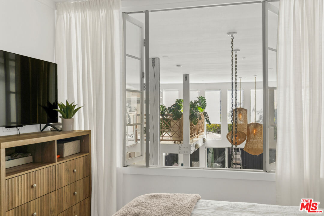 4215 Glencoe Ave Unit: 116