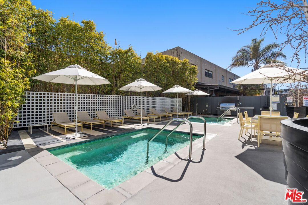 4215 Glencoe Ave Unit: 116