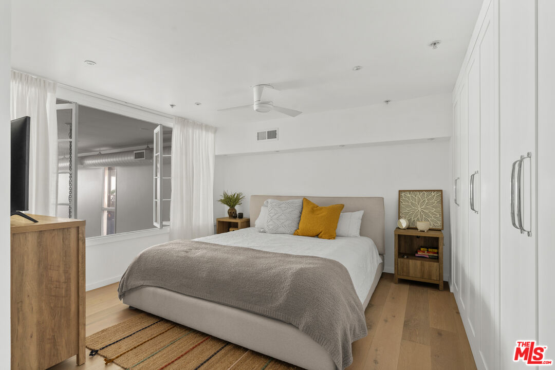 4215 Glencoe Ave Unit: 116