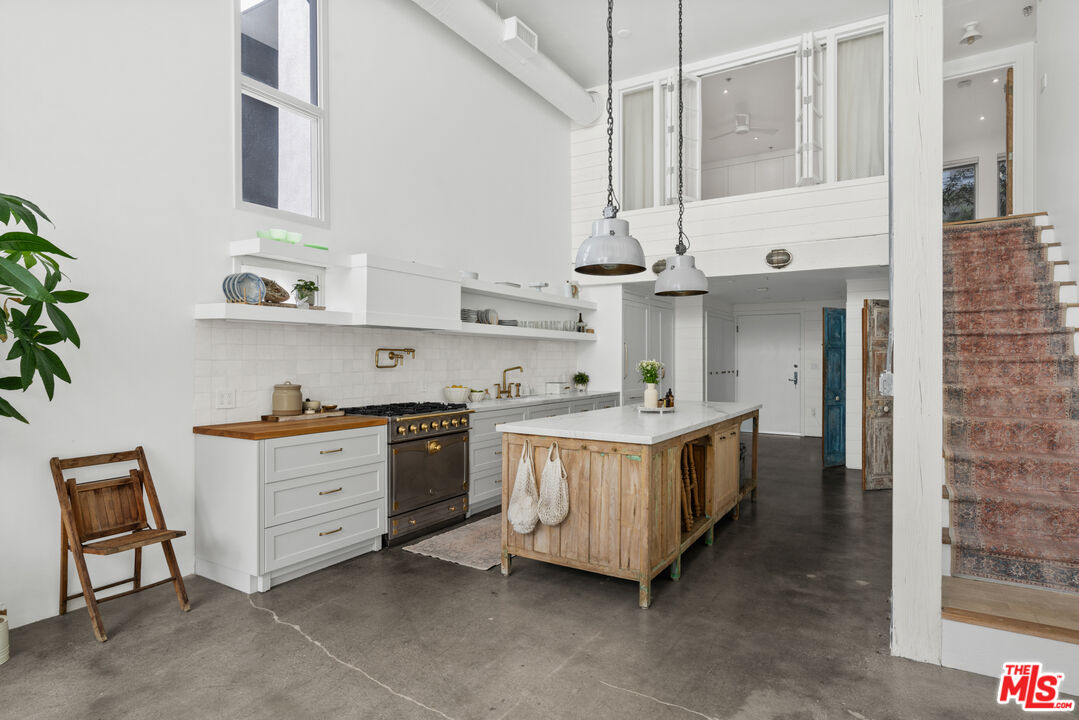 4215 Glencoe Ave Unit: 116