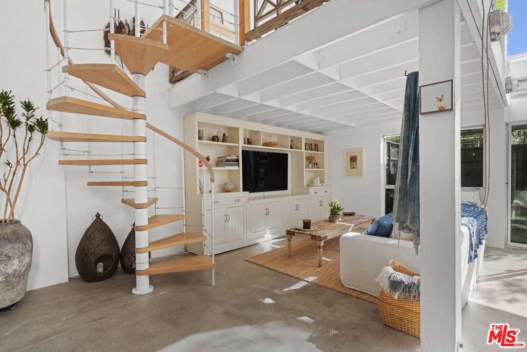 4215 Glencoe Ave Unit: 116