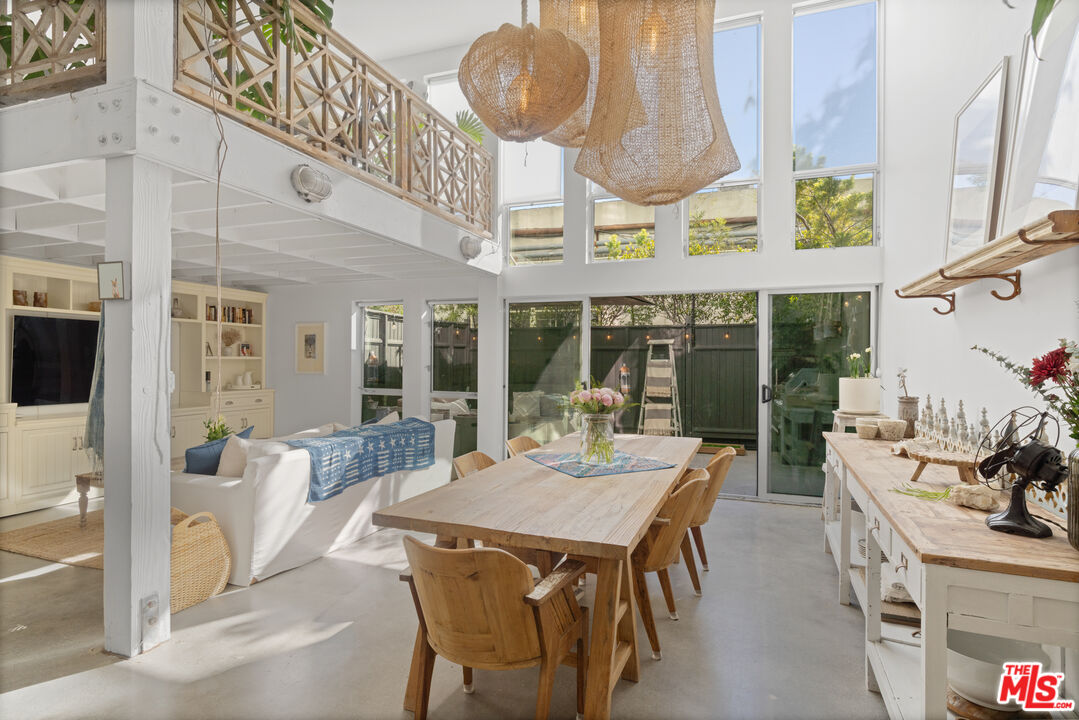 4215 Glencoe Ave Unit: 116