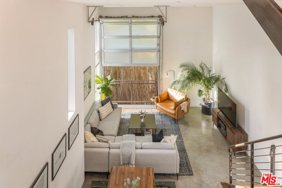 3638 Hughes Ave Unit: 1