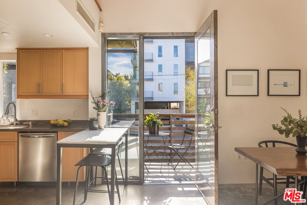 3638 Hughes Ave Unit: 1