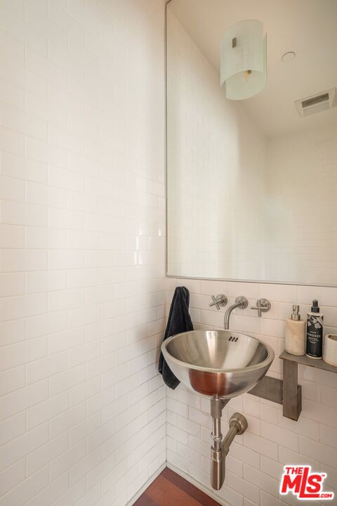 3638 Hughes Ave Unit: 1