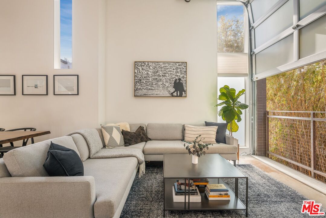 3638 Hughes Ave Unit: 1