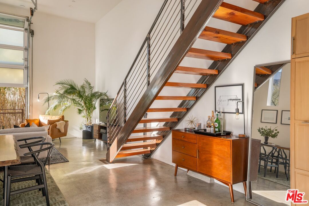 3638 Hughes Ave Unit: 1