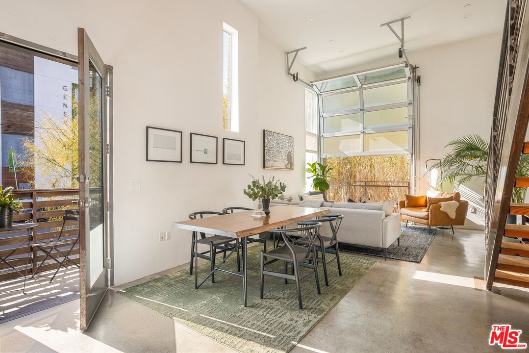 3638 Hughes Ave Unit: 1