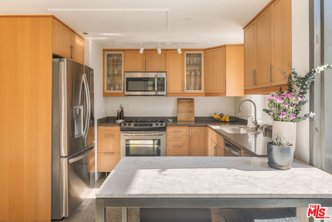 3638 Hughes Ave Unit: 1