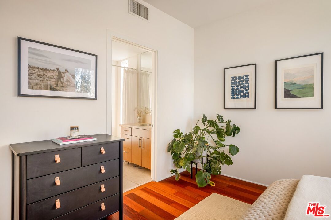 3638 Hughes Ave Unit: 1