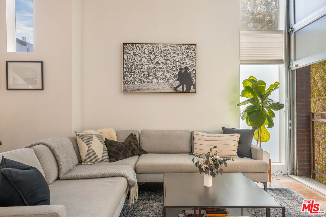 3638 Hughes Ave Unit: 1