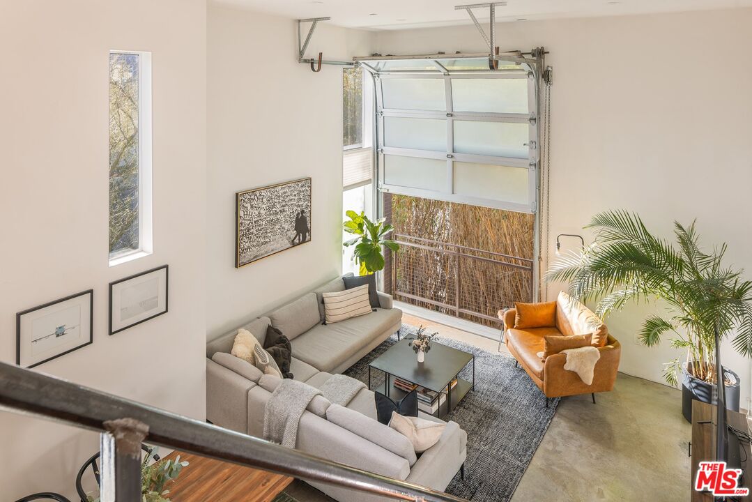 3638 Hughes Ave Unit: 1