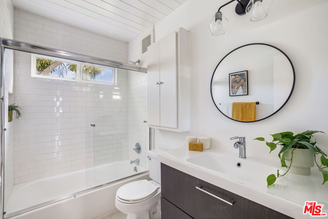 2625 6th St Unit: 5