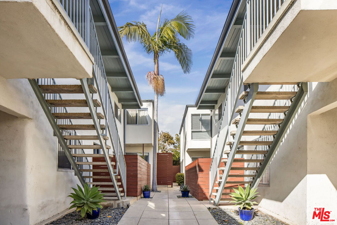2625 6th St Unit: 5