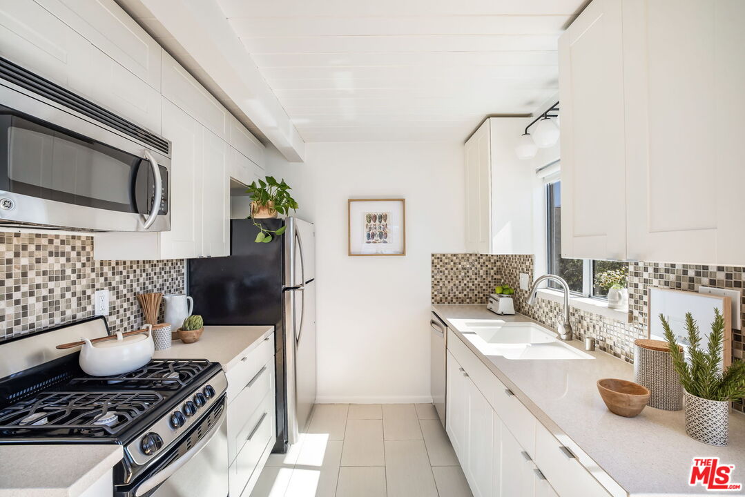 2625 6th St Unit: 5
