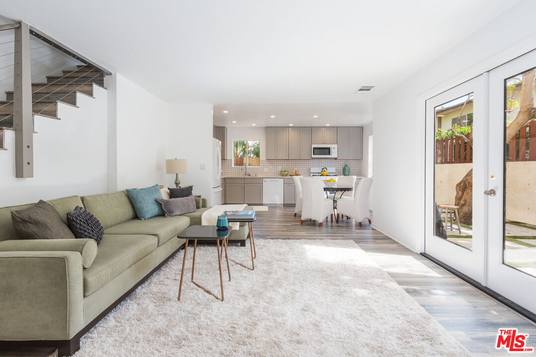 4041 Wade St Unit: 2