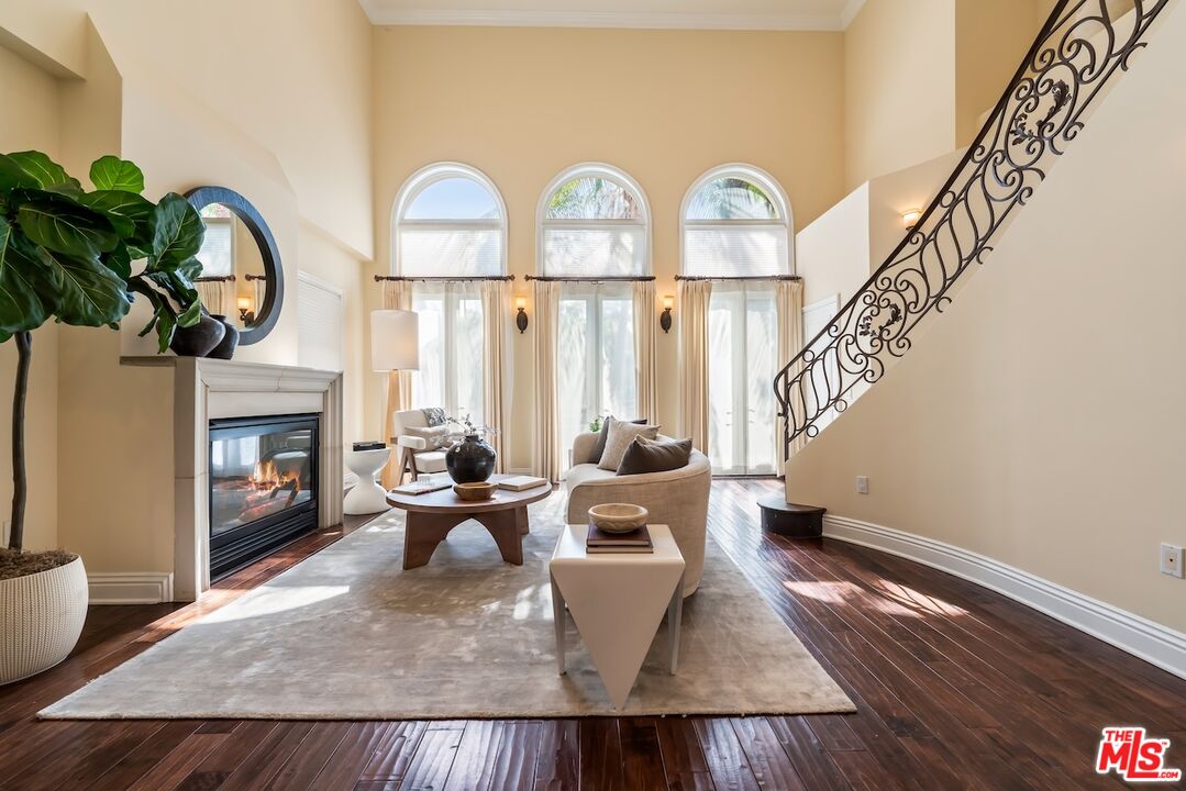 1920 Pelham Ave Unit: 101