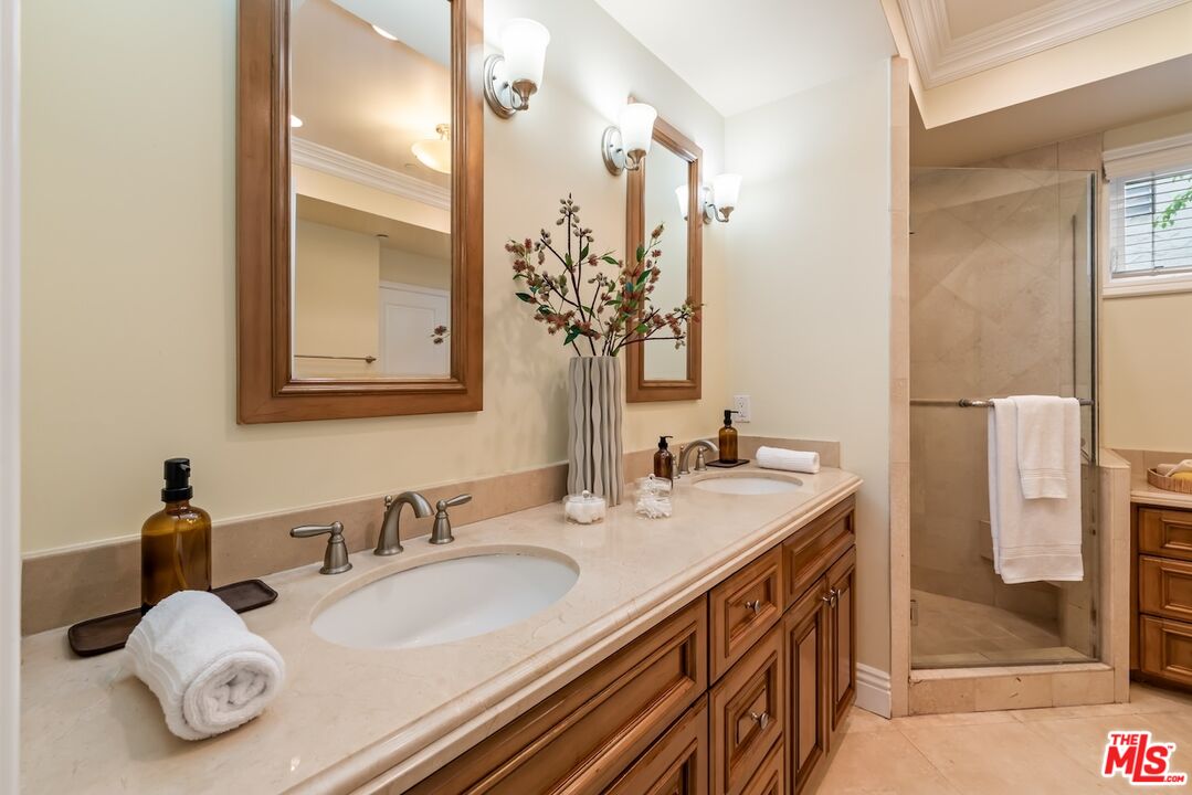 1920 Pelham Ave Unit: 101