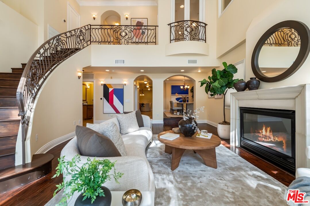 1920 Pelham Ave Unit: 101