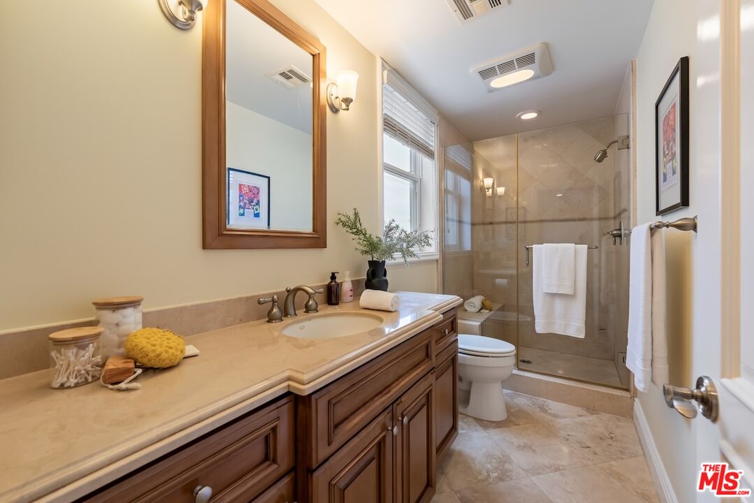 1920 Pelham Ave Unit: 101