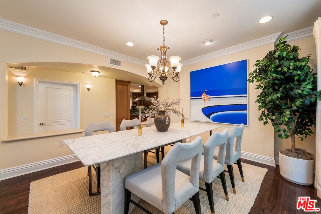 1920 Pelham Ave Unit: 101