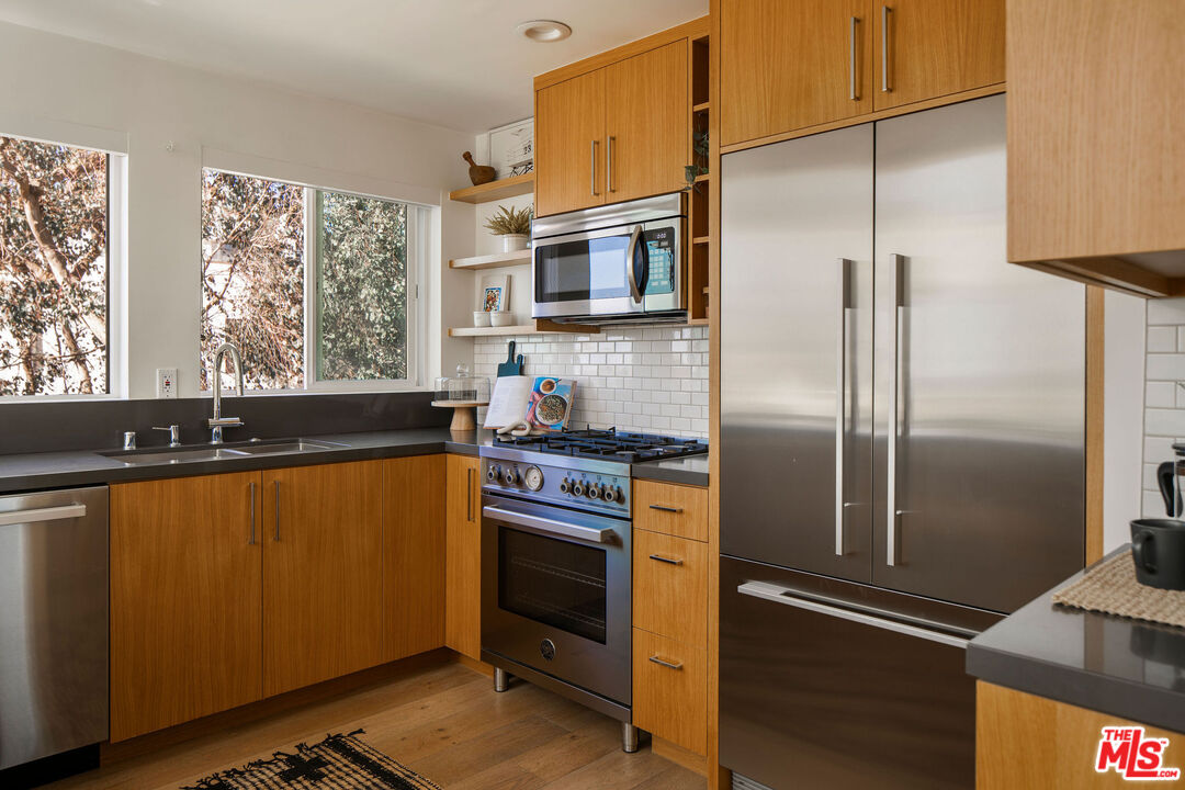 14 Reef St Unit: 1