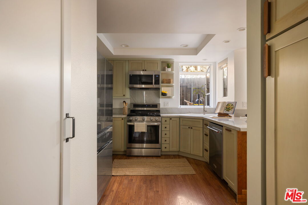 945 21st St Unit: 4