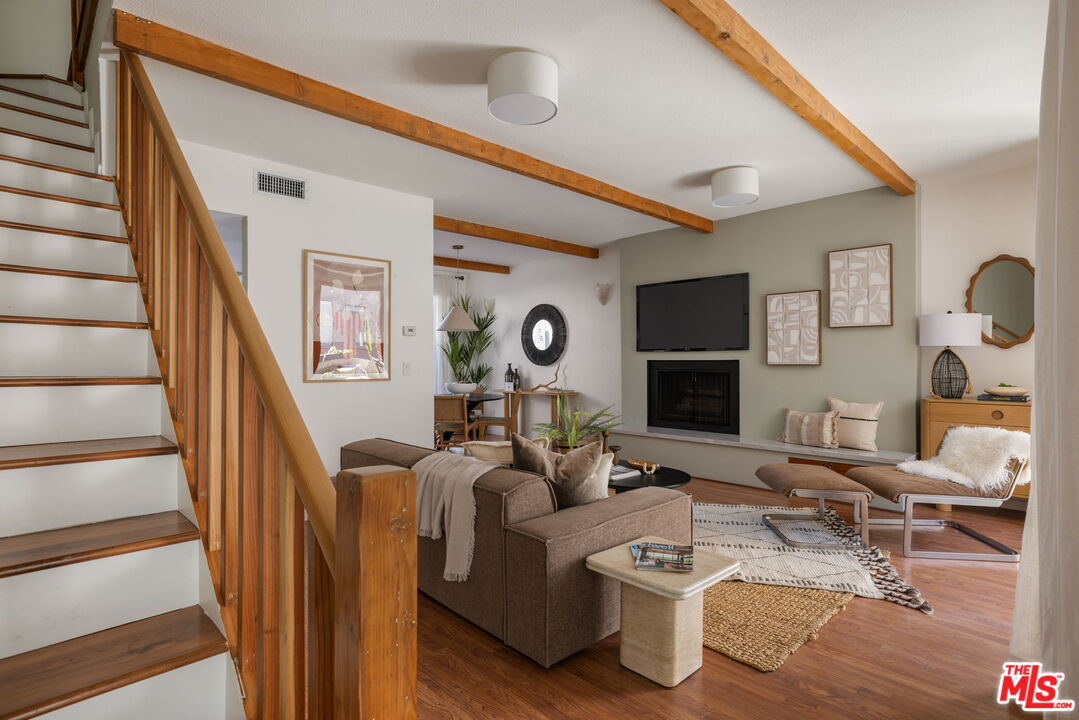 945 21st St Unit: 4