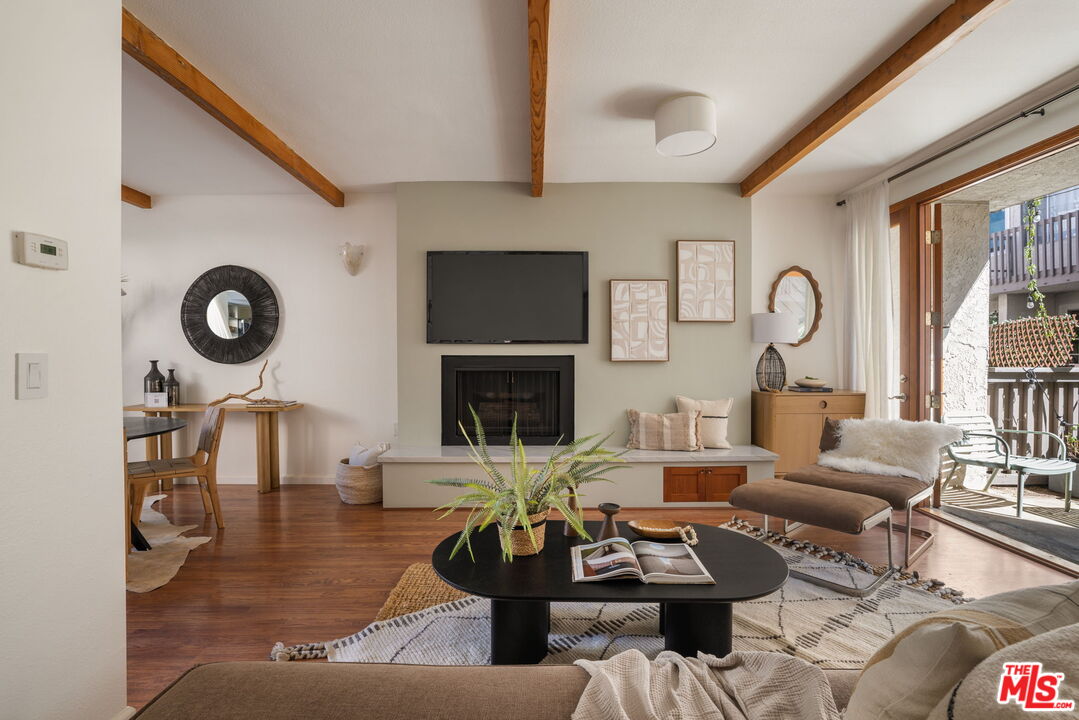 945 21st St Unit: 4