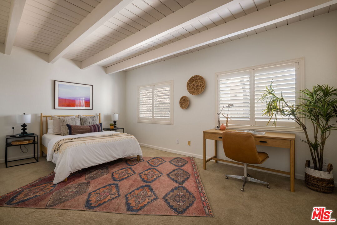 945 21st St Unit: 4