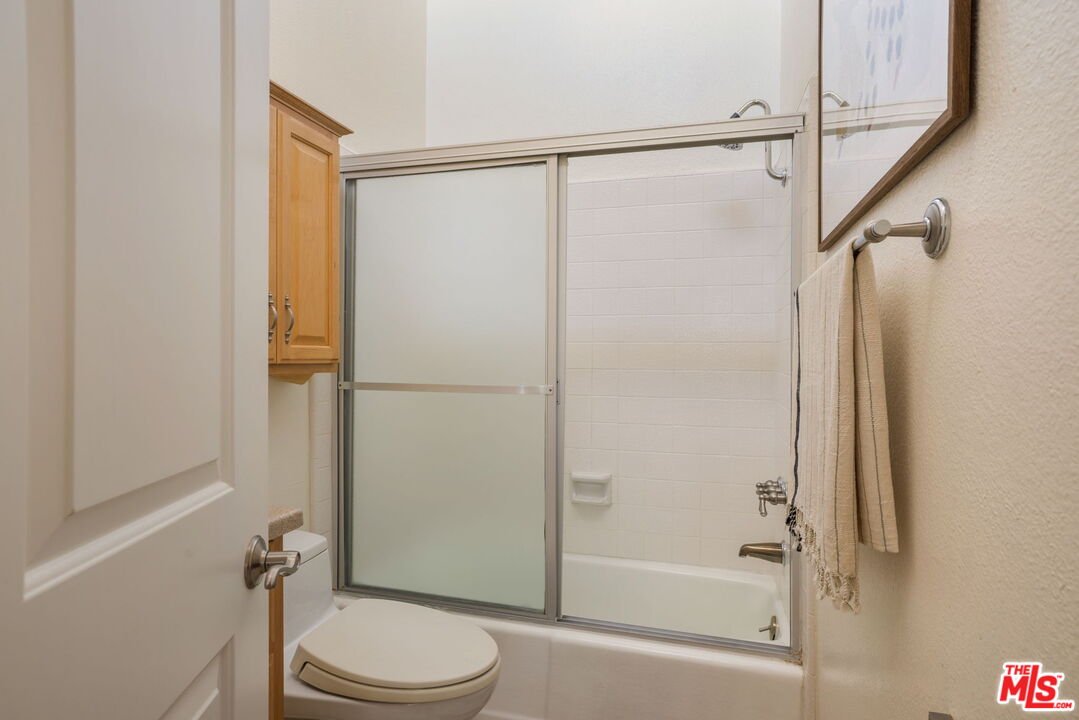 945 21st St Unit: 4