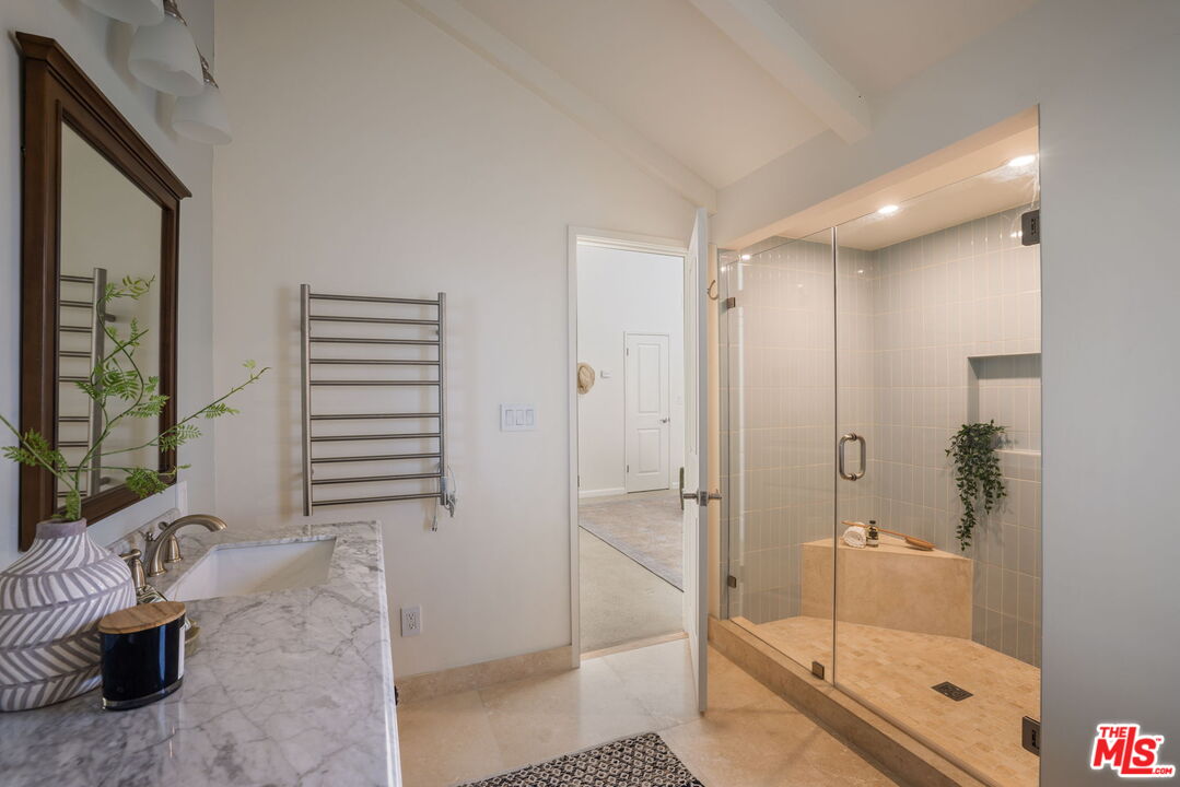 945 21st St Unit: 4