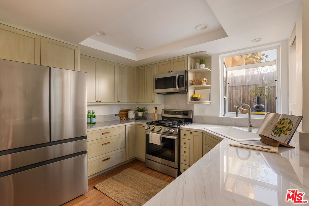 945 21st St Unit: 4
