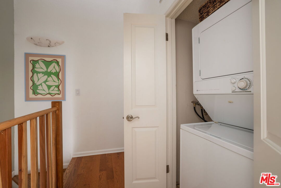 945 21st St Unit: 4