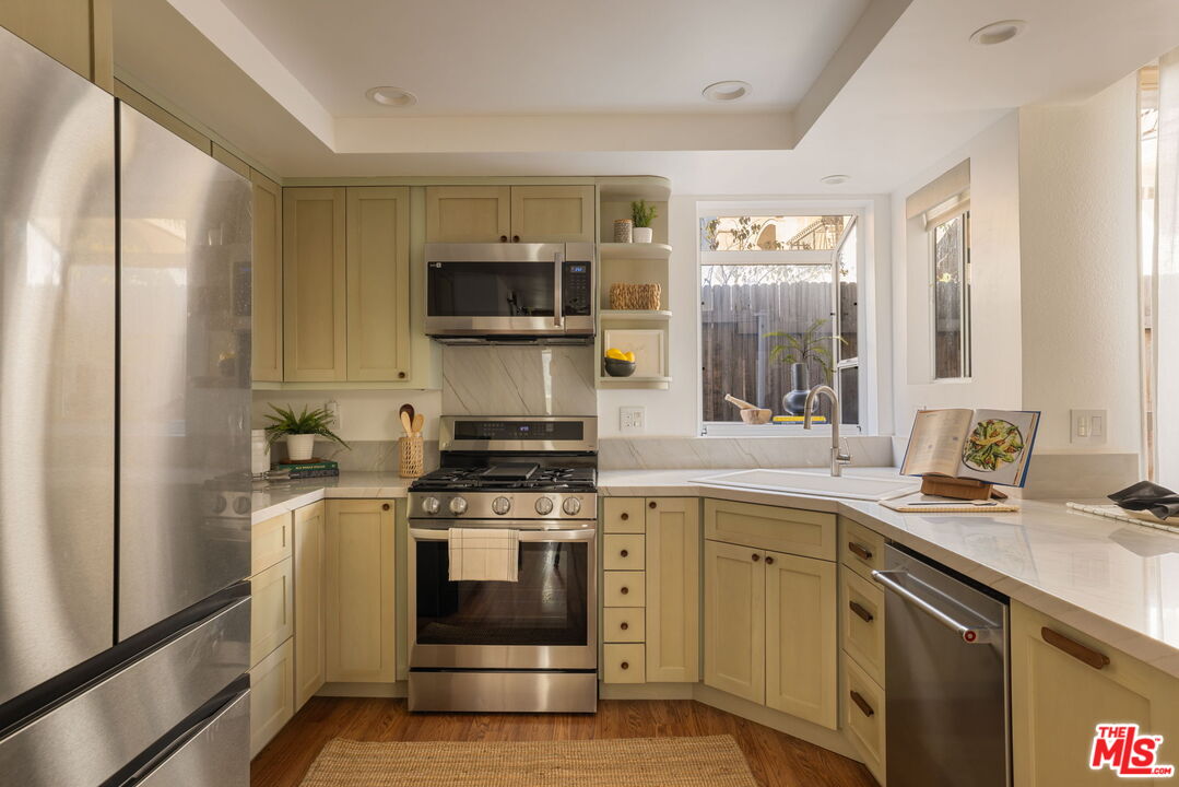 945 21st St Unit: 4