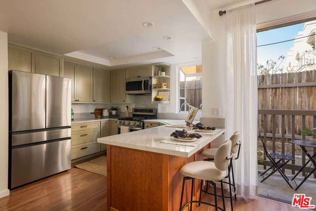 945 21st St Unit: 4