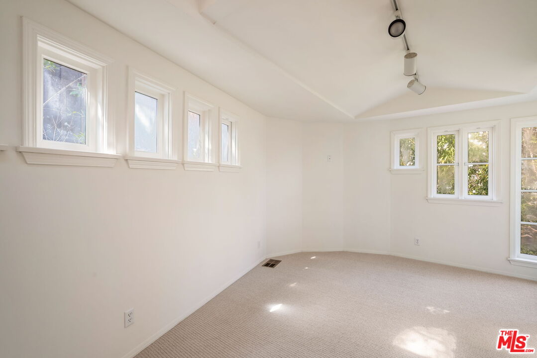 756 Kingman Ave