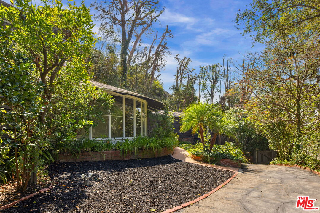 756 Kingman Ave