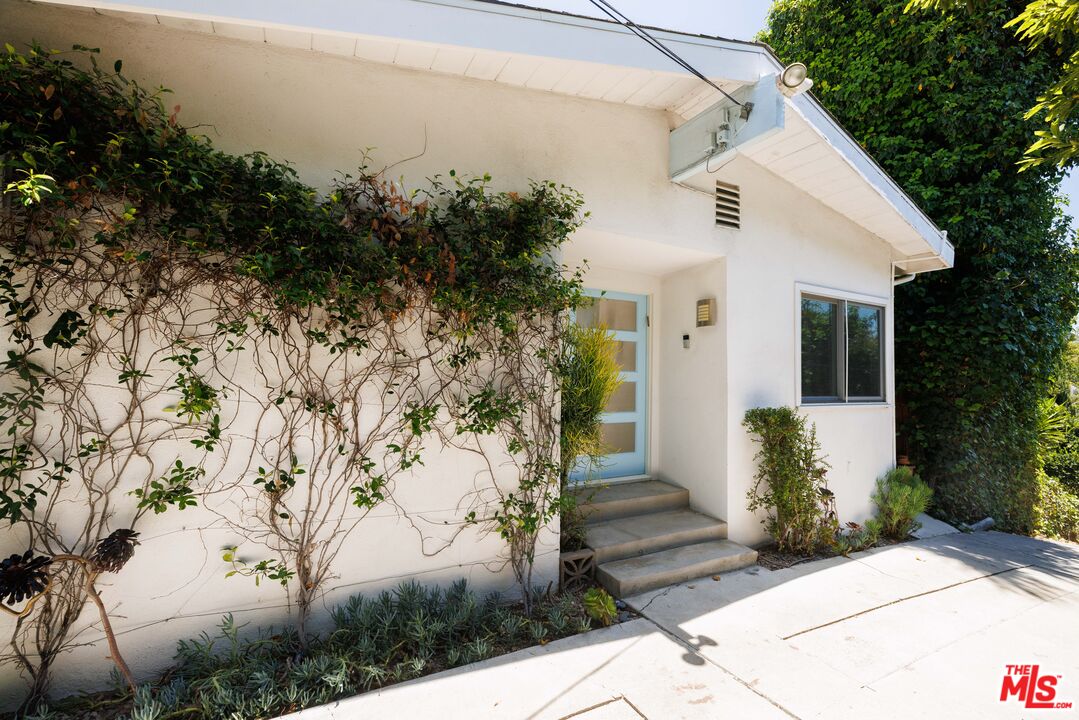 3554 Berry Dr