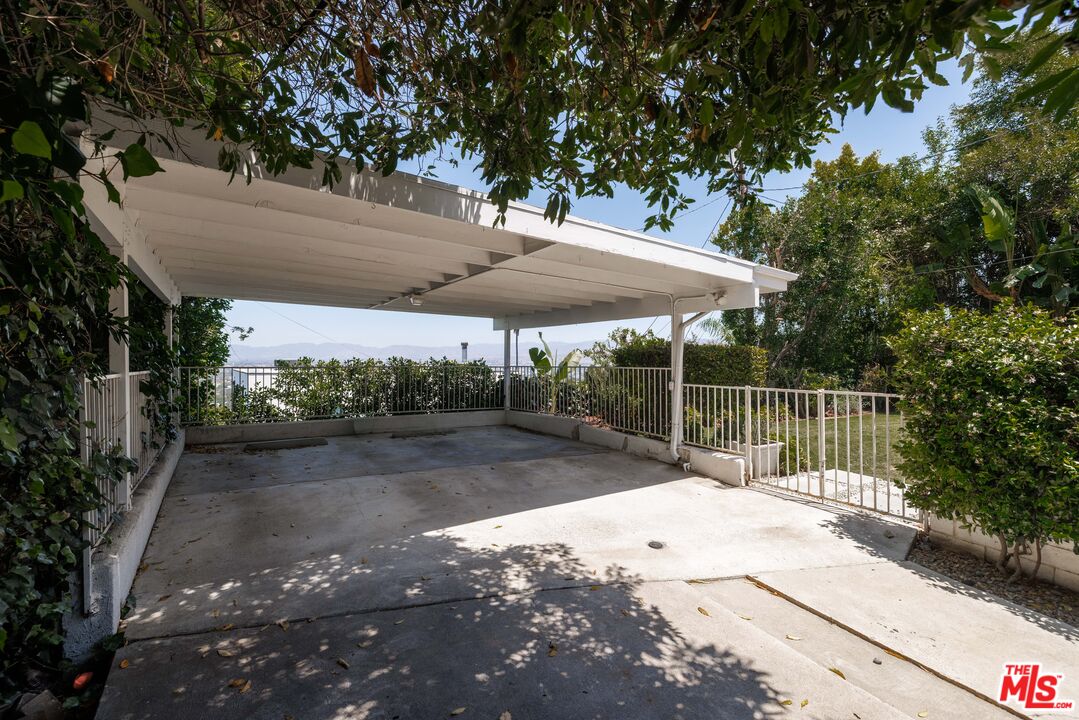 3554 Berry Dr