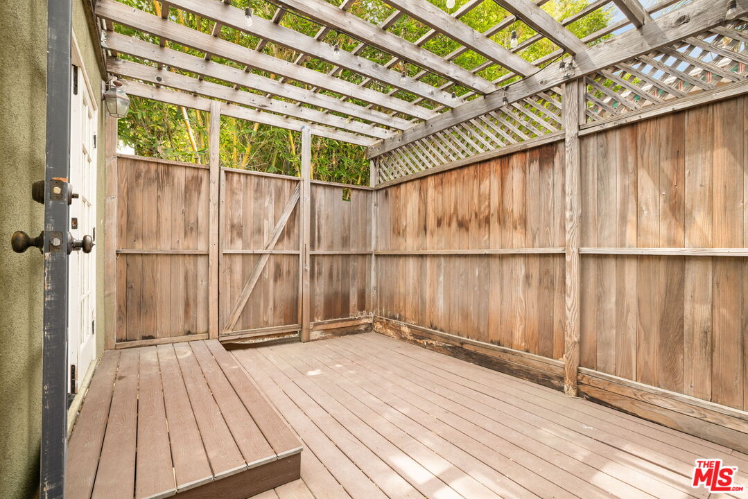 433 Norwich Dr