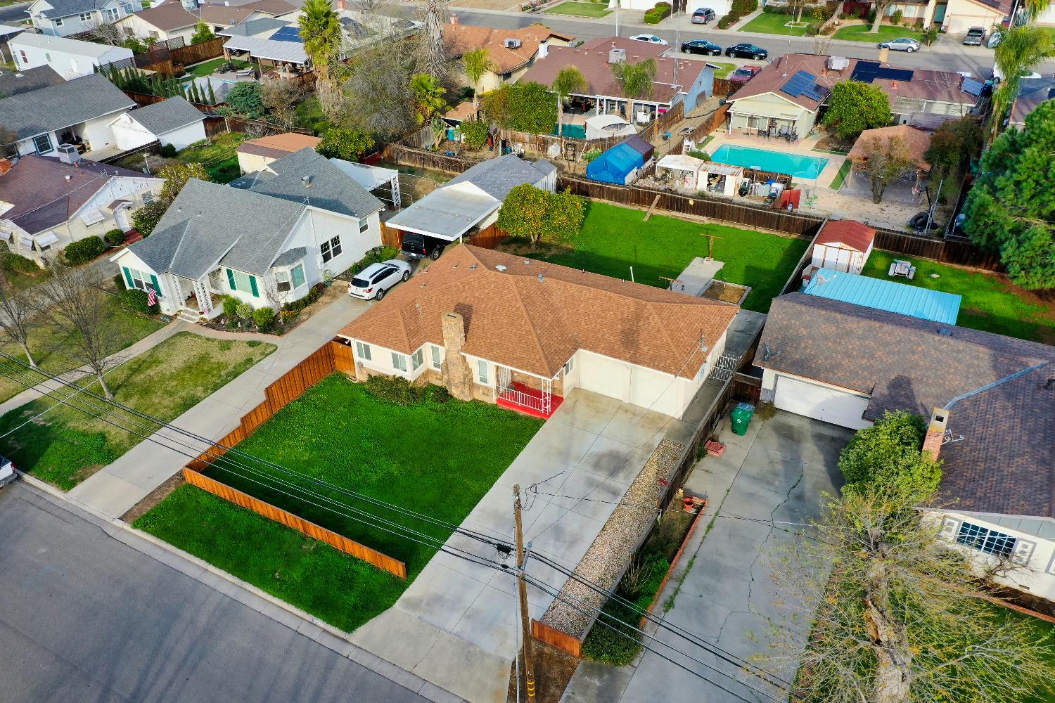 1042 West Avenue