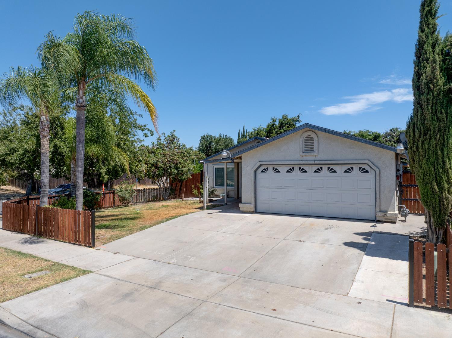 402 La Mesa Street
